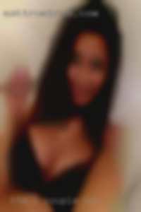 BTW, I love to give in couple sex oral to women.