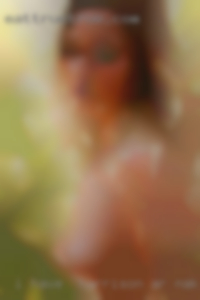 I have  a calm and friendly Harrison, AR naked character.