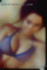 I like to play female swingers with titties.