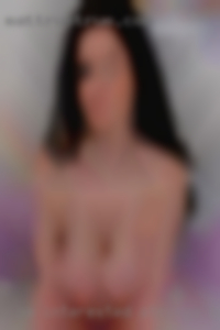 I'm interested in strings milfs threesomes!